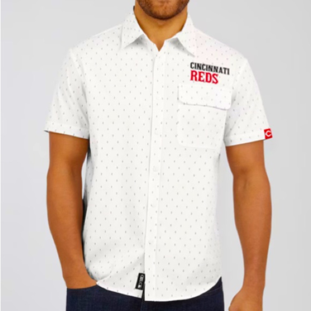 NWOT Cincinnati Reds Darius Rucker Collection By Fanatics Printed Shirt Size M.